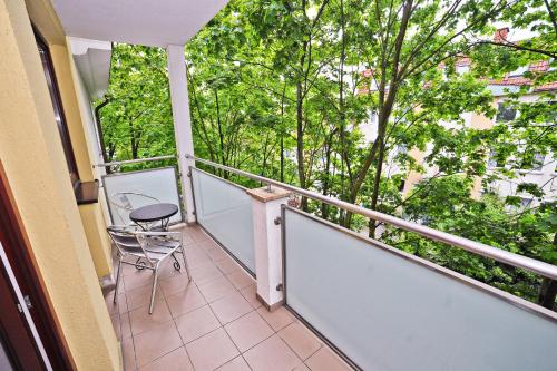 Studio Apartment image 10