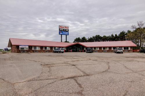 Bloomer Inn & Suites - 숙소 외관