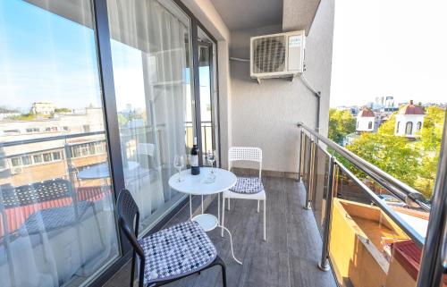 Luxury One-Bedroom Apartment with Balcony