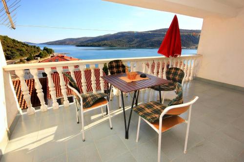 Apartments by the sea Marina Trogir - 9443