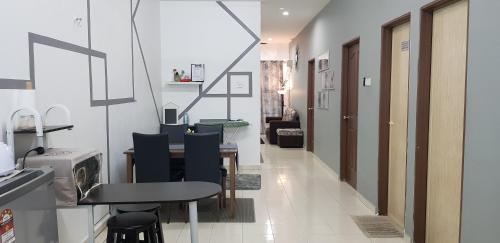 Exterior view of Fahaz Lumut Homestay