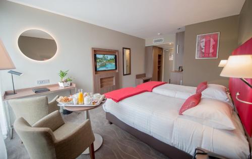 room detail thumbnail 0