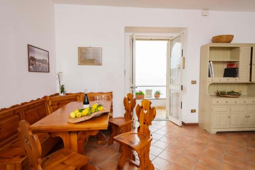 2 bedrooms, 7 beds