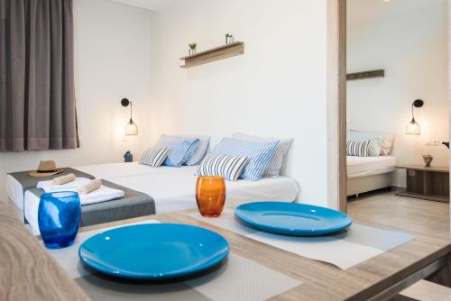 2 bedrooms, 3 beds