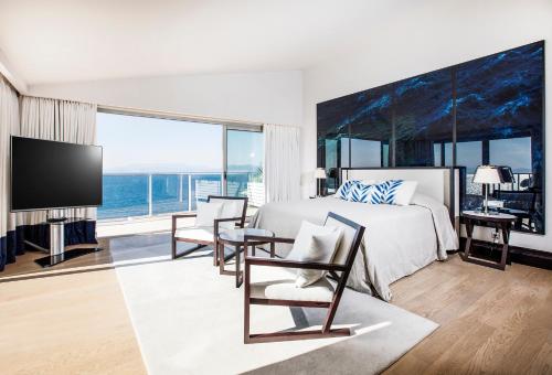 Charisma De Luxe Hotel - main image