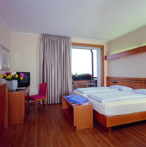 Parc Hotel Casa Mia Hotel Casa Mia is perfectly located for both business and leisure guests in Lazise. The hotel offers a high standard of service and amenities to suit the individual needs of all travelers. Safety depo