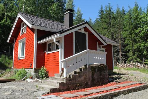 Metsäpirtti - Chalet - Kolinkylä