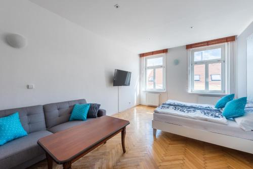 Bright apartment few steps from centre, Prag (Foto 11)
