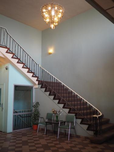 The Cavalier Inn 4