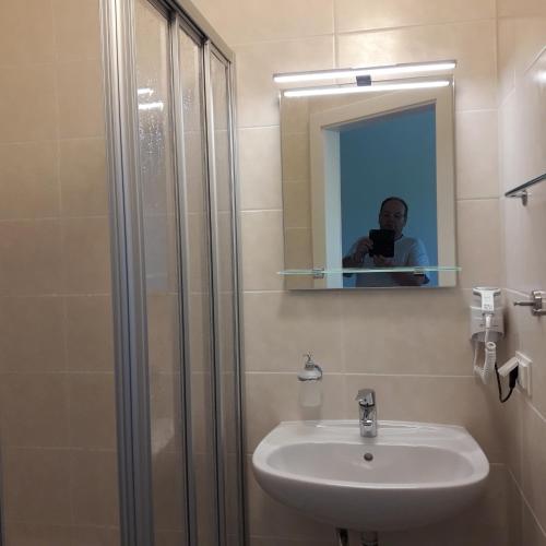Dorfwirtshaus Rauch Room Type - Double or Twin Room with Shower