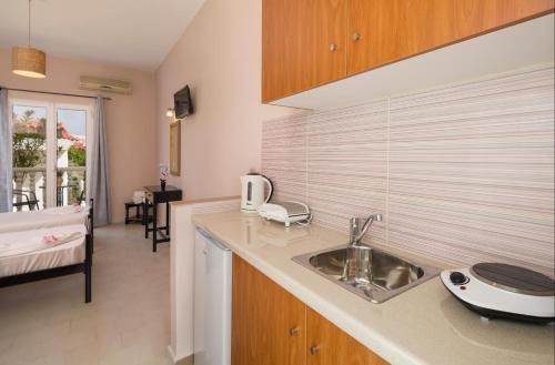 MARE BLU STUDIOS & SUITES 2