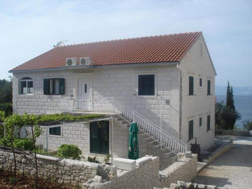 Apartments by the sea Sutivan Brac - 15275