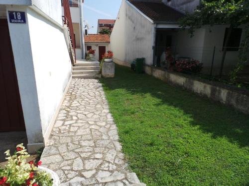 Apartments with a parking space Valbandon Fazana - 15386 - image 2