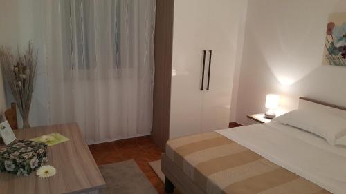 Apartments by the sea Slatine Ciovo - 4844 - image 7