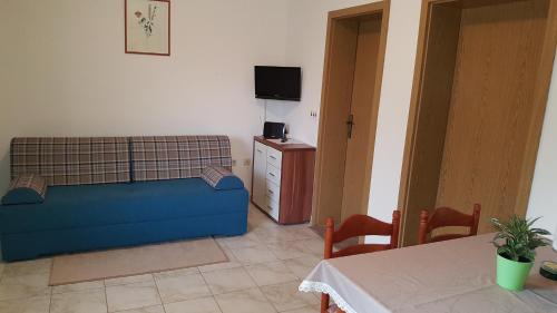 Apartments by the sea Slatine Ciovo - 4844 - image 8
