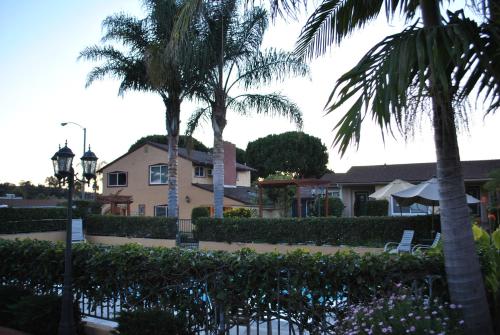 Inngang, Oasis Inn and Suites near Mission Santa Barbara