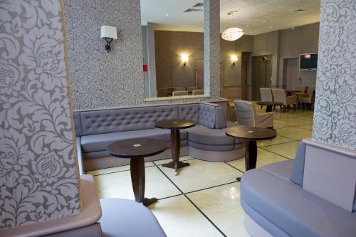 The Originals City Hôtel Astoria Vatican Lourdes (Inter-Hotel) - image 10