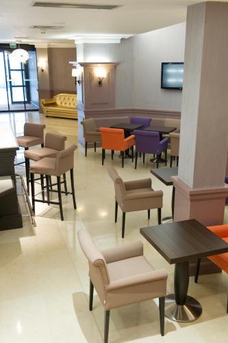 The Originals City Hôtel Astoria Vatican Lourdes (Inter-Hotel) - image 3