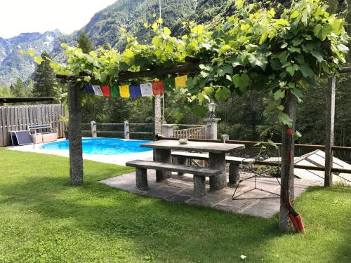 Kert, Casa Grace in Brione