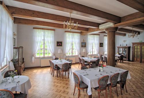 Étterem, Dwor w Bychowie in Bychowo