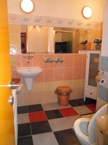 Standard Single Room with Shared Bathroom