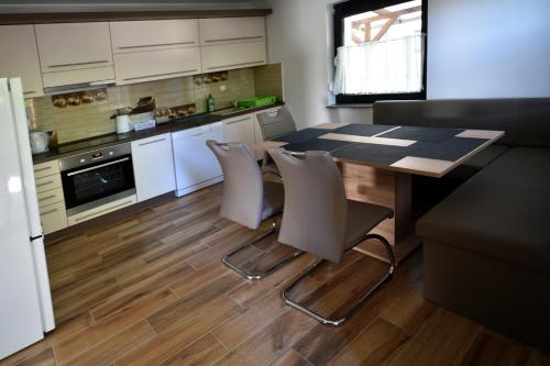 ทัศนียภาพภายนอกโรงแรม, Sirály Apartman (Siraly Apartman) in ฮอยดูนานาช