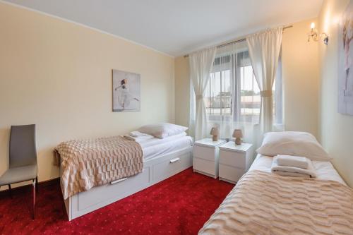 2 bedrooms, 4 beds
