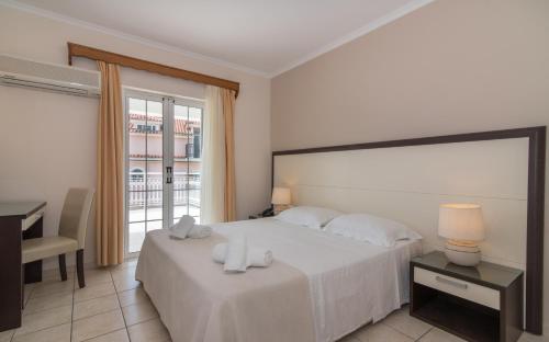 Edelweiss Hotel - image 2
