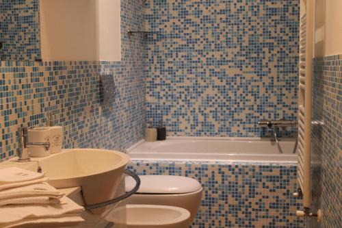 Interno 10 - image 4