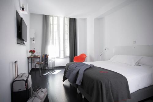 2 twin beds