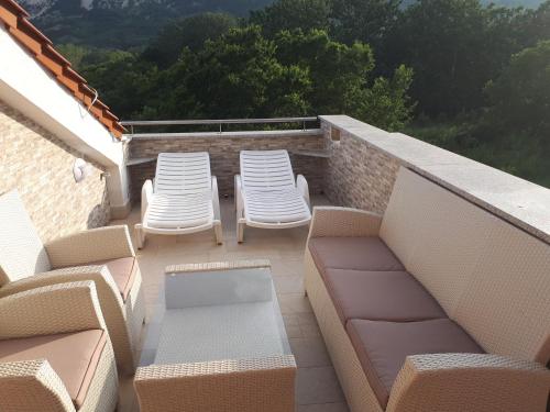 Ruzmarinka 4* – khách sạn tại Baska