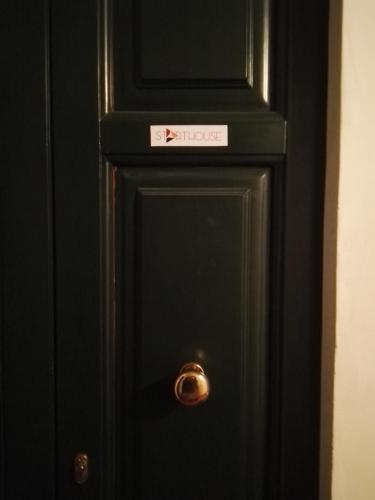 Central Pitti Studio Flat - image 7