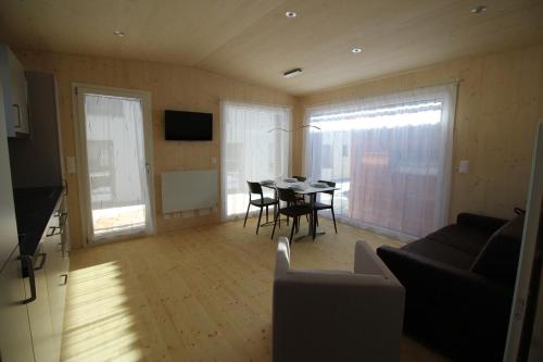 Зручності, Chalet Nr. 50 in Флулі