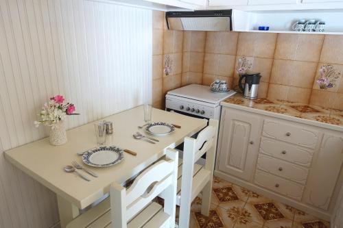 Le Coq Apartments - image 3