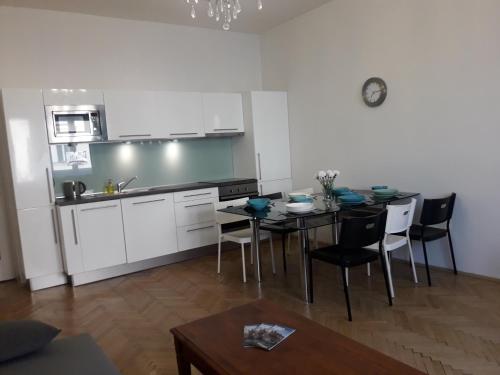 Old Town spacious apartment, Прага (фото 7)