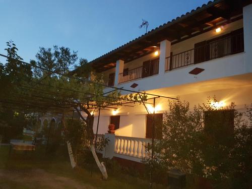  Alexandros Studios in Mesongi