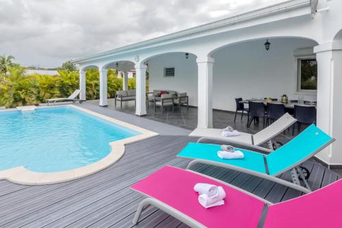 . Villa les Mineurs : Superbe Villa avec Piscine et Jardin