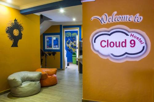 Cloud 9 Hostel – Lagos, AZ