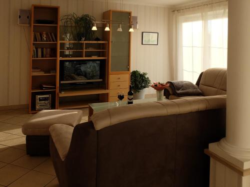 2 bedrooms, 4 beds