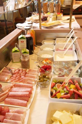 Hotel Edelweiss - image 4