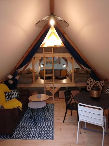 Camping Du Port De Plaisance in Peronne