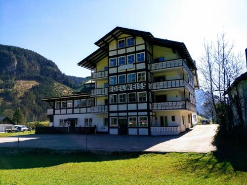 Pension Edelweiss Top 25 - Apartment - Gosau