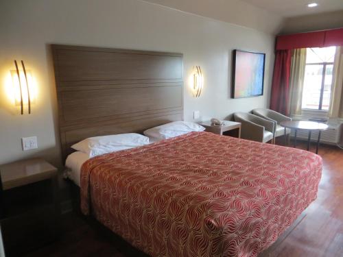 Palace Inn Bissonnet
