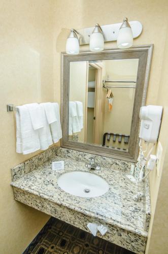 Quality Inn & Suites Coldwater near I-69