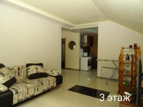 Guest House Mirny с бассеином
