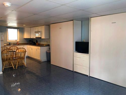 Ocean Walk Hotel - image 8
