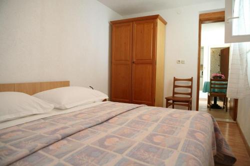 Two-Bedroom Apartment with Terrace and Sea View room in Apartments by the sea Brela Makarska - 13052