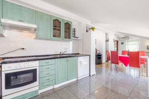 Two-Bedroom Apartment with Balcony and Sea View image 2