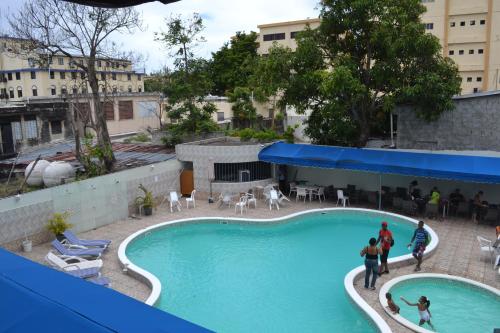 雷纳瑟尔酒店 雷纳瑟尔酒店