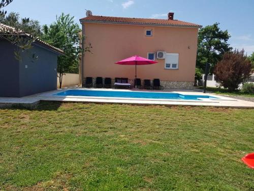 Family friendly apartments with a swimming pool Pula - 15306 - image 13
